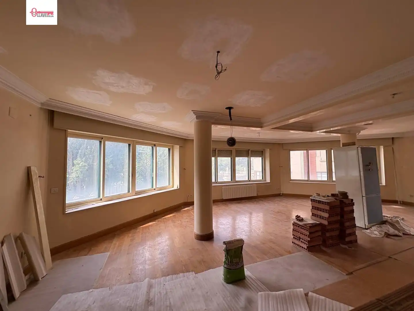 Sala d'estar de Pis en venda en Burgos amb Calefacció i Terrassa