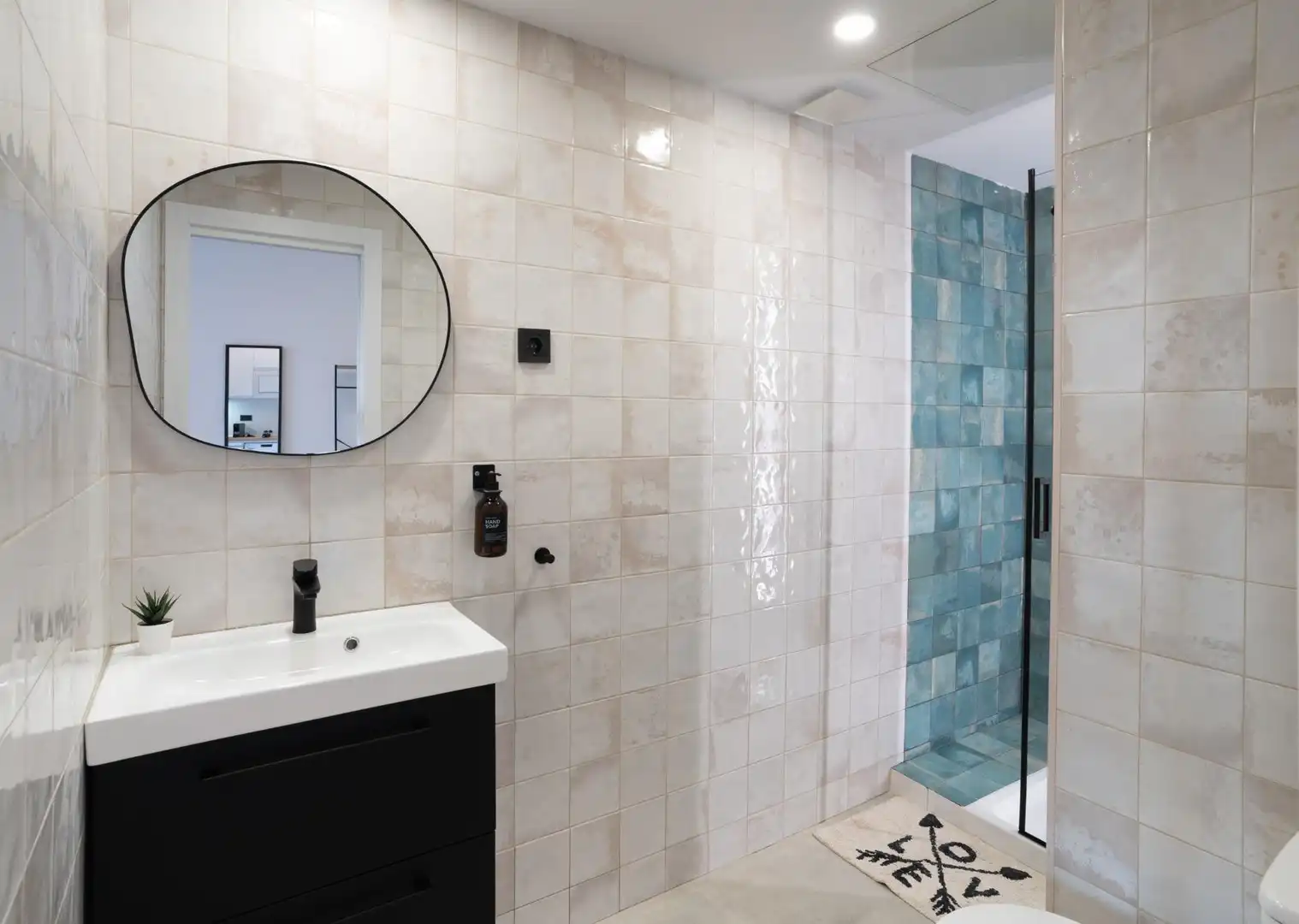 Bathroom of Study for sale in Málaga  with Community pool