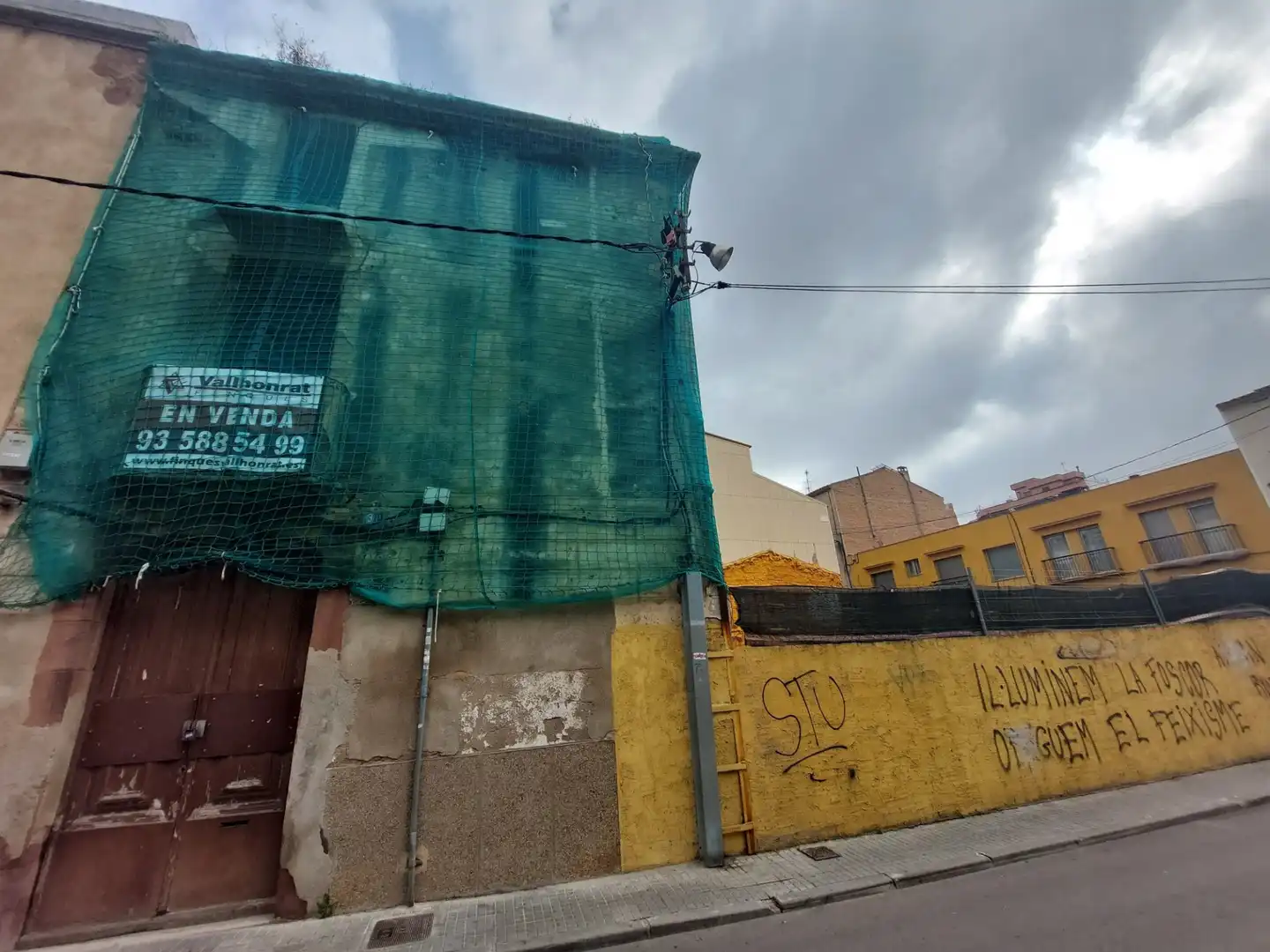 Vista exterior de Residencial en venta en Rubí