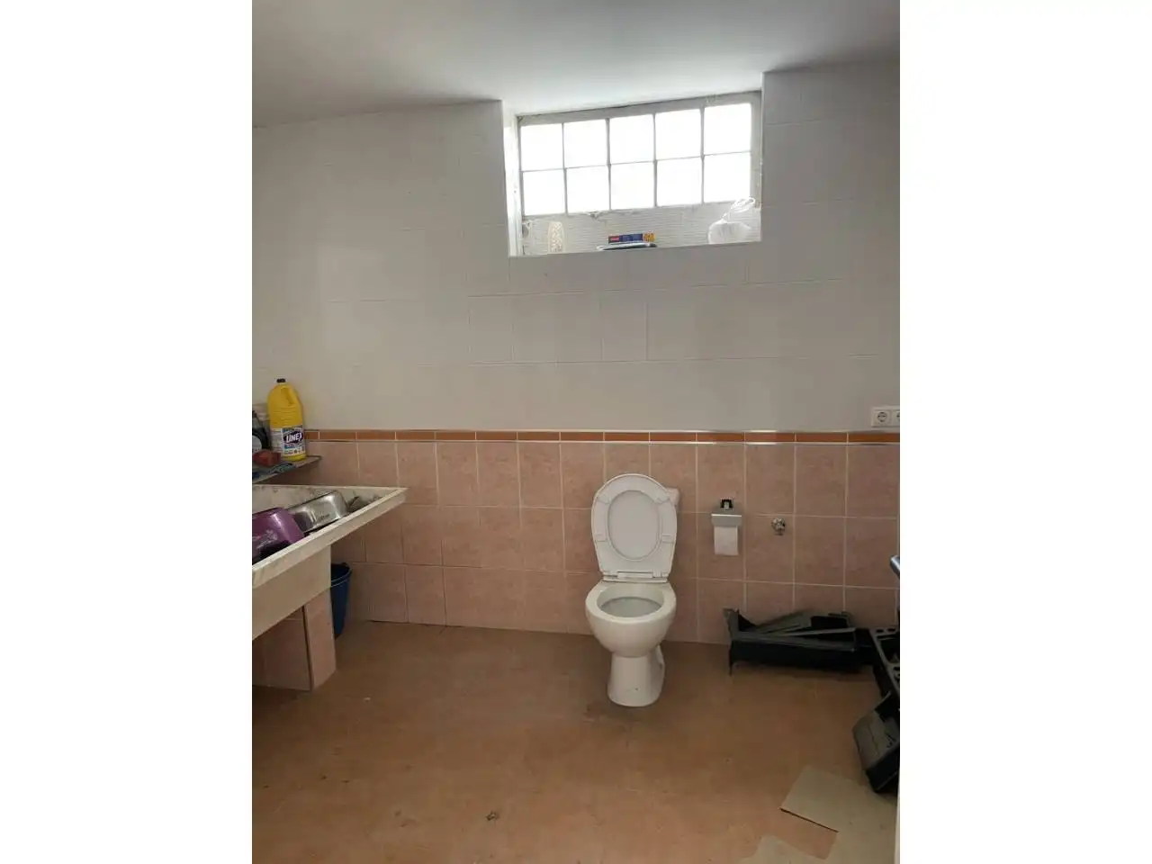 Bany de Casa o xalet en venda en Oviedo  amb Calefacció, Jardí privat i Terrassa