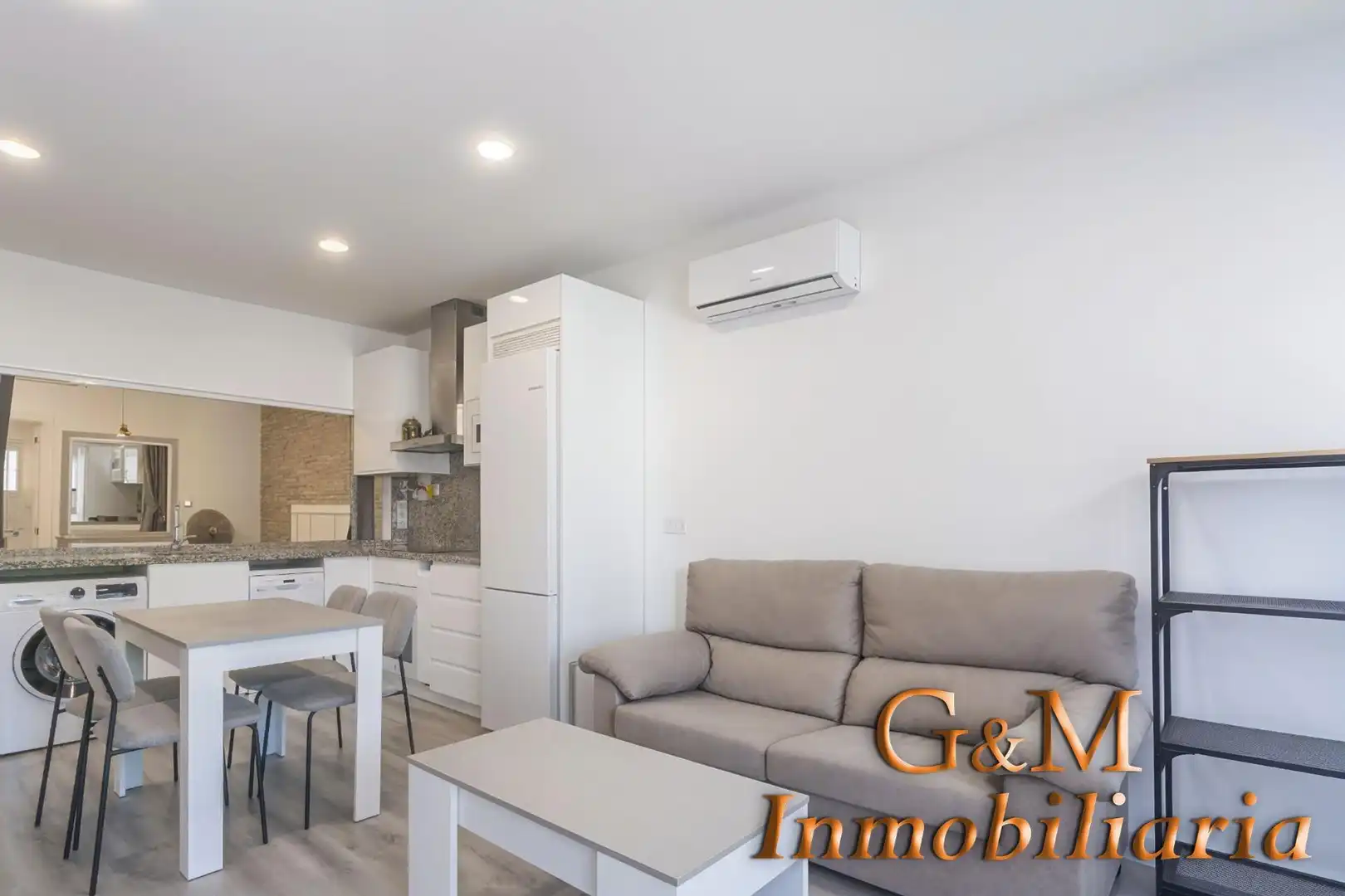 Apartamento en venta en Avenida CONSTITUCION, imagen 2
