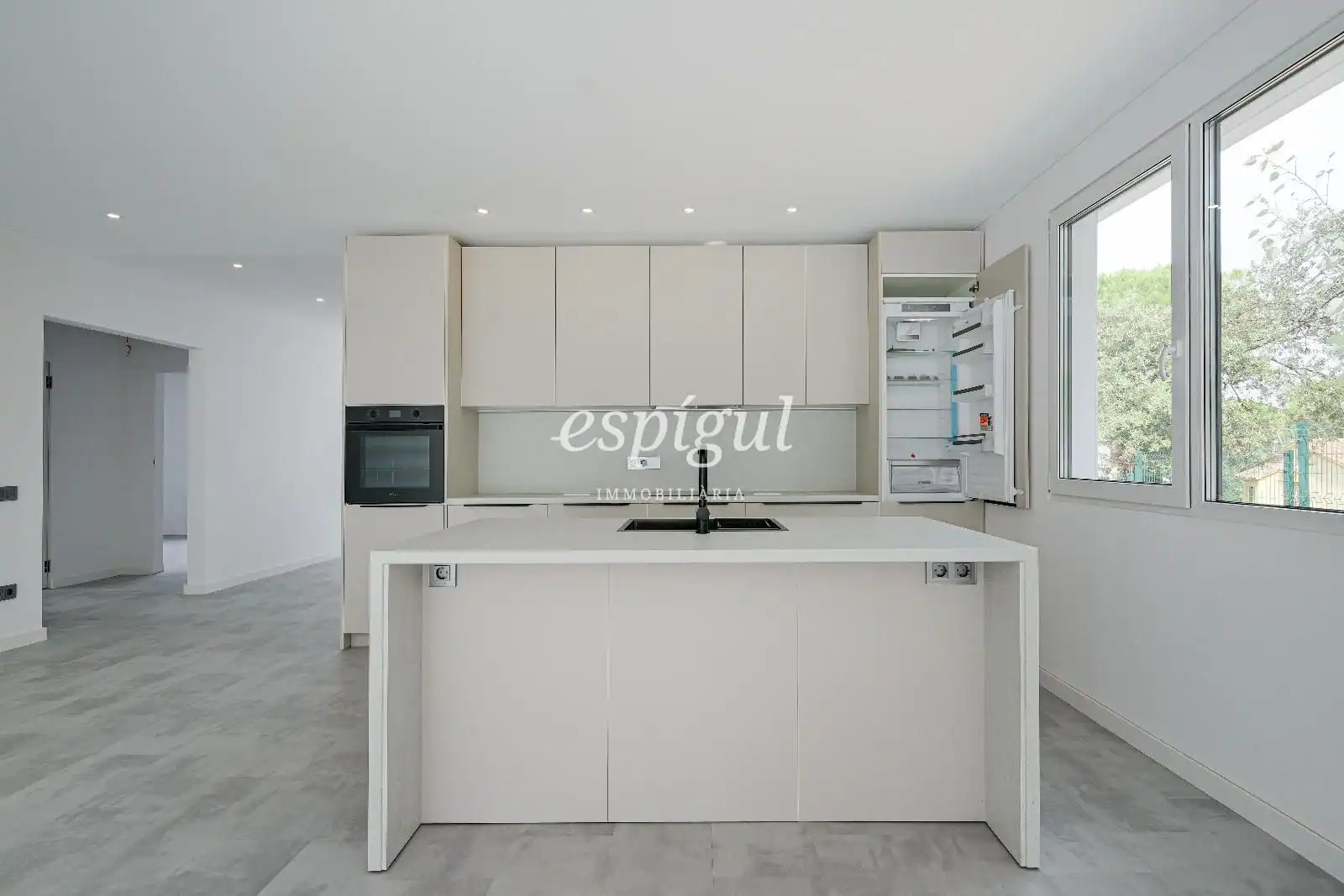 Cuina de Casa o xalet en venda en Llagostera amb Aire condicionat, Calefacció i Jardí privat