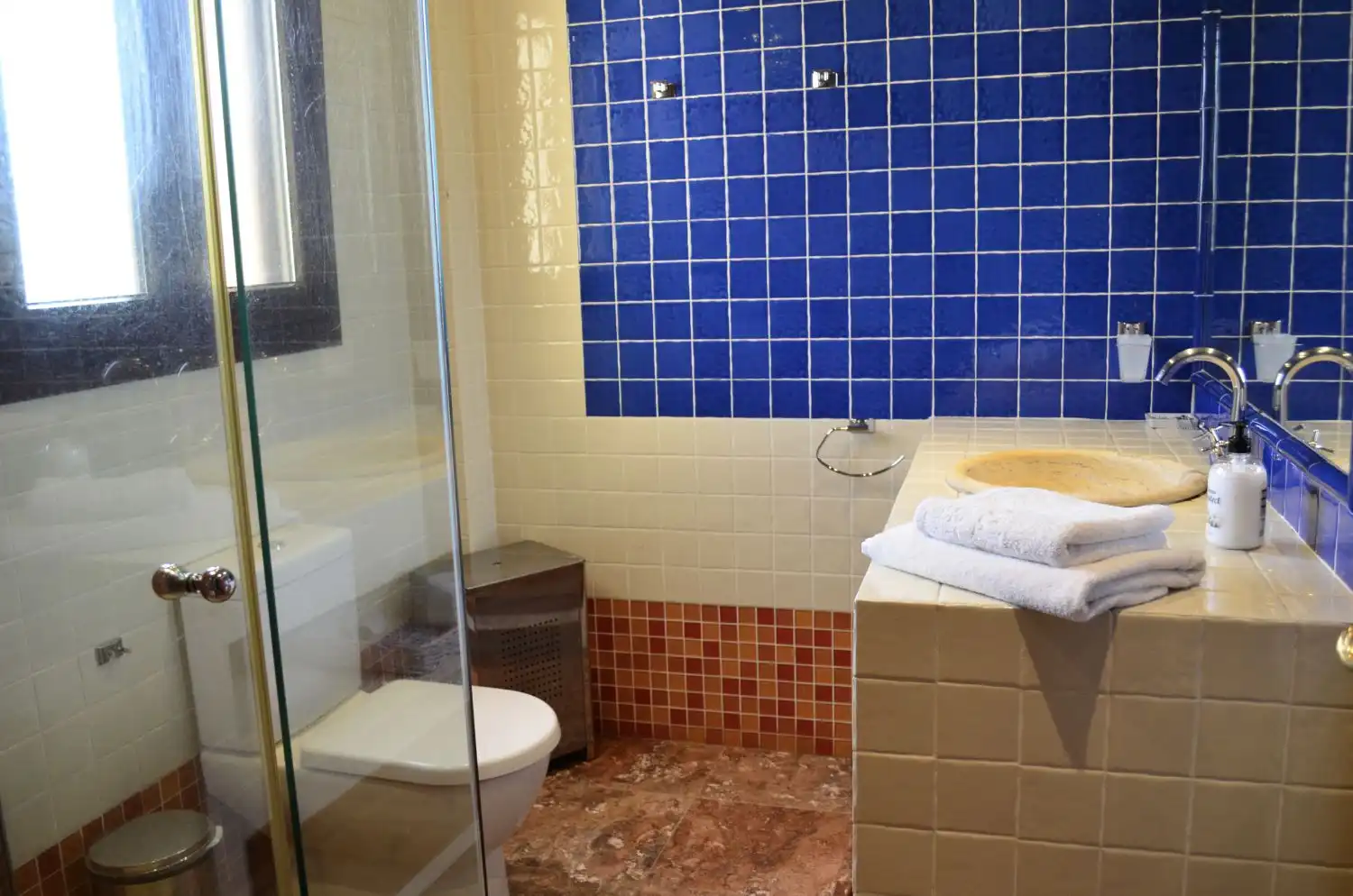 Bathroom of Houses for sale in Arcos de la Frontera  with Terrace