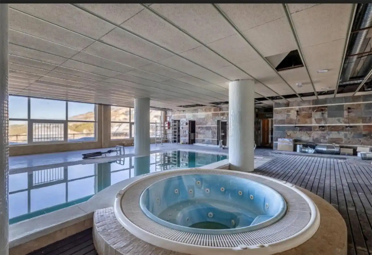 Piscina de Pis de lloguer en Sierra Nevada amb Piscina