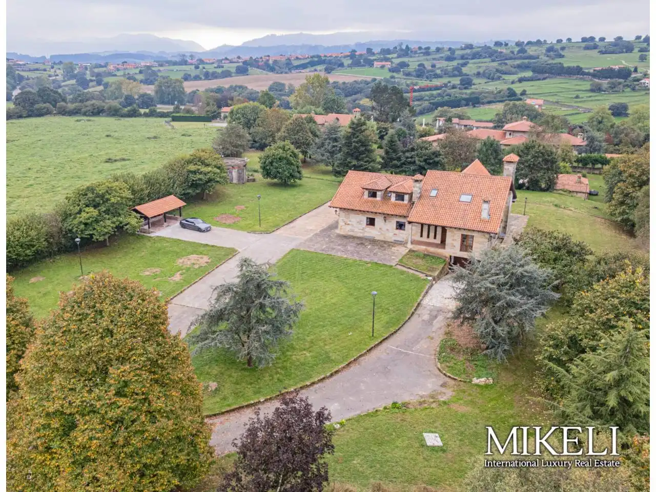 Vista exterior de Casa o chalet en venta en Santillana del Mar con Calefacción, Jardín privado y Parquet