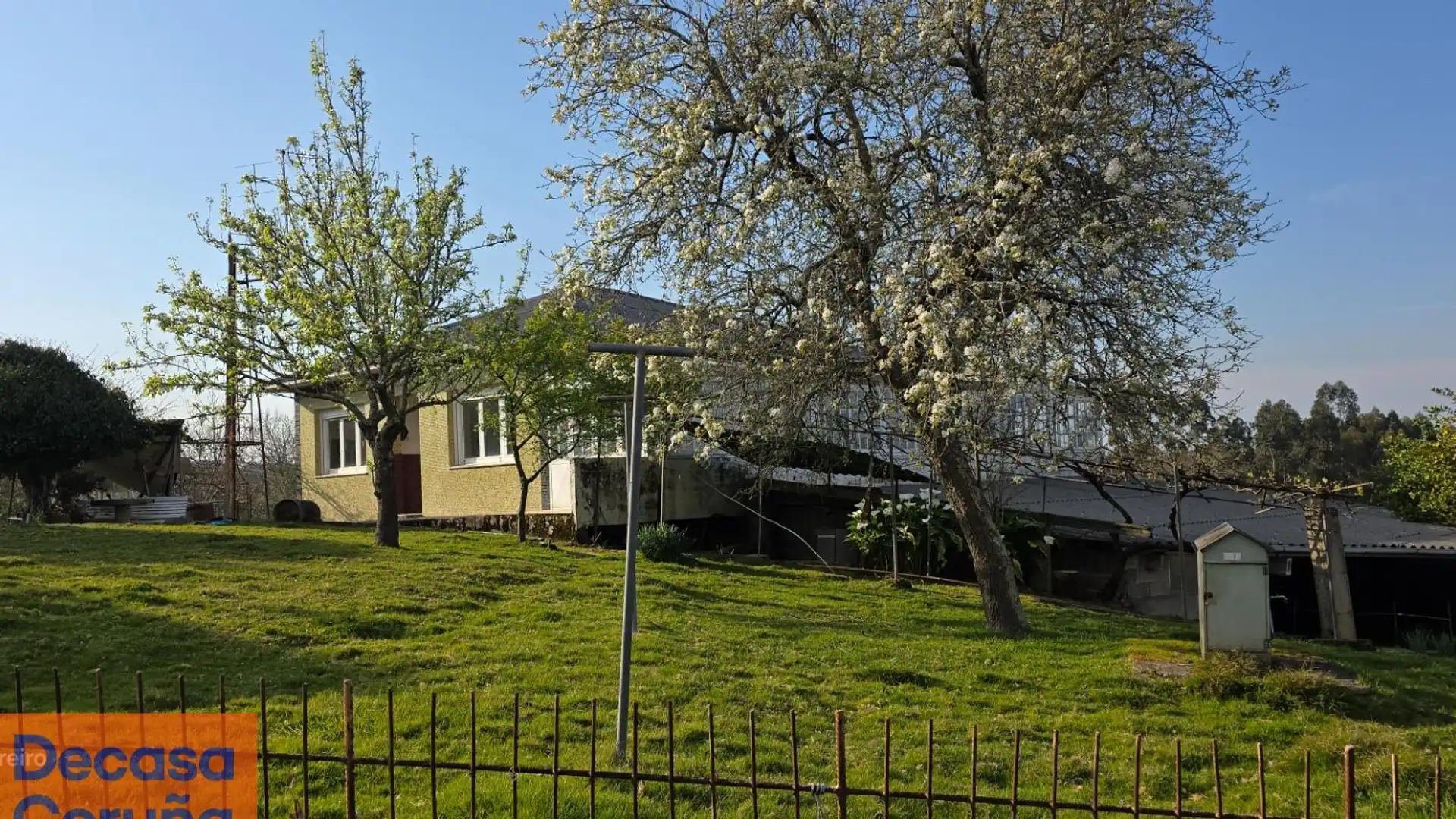 Exterior view of Houses for sale in Coirós  with Private garden, Storage room and Balcony