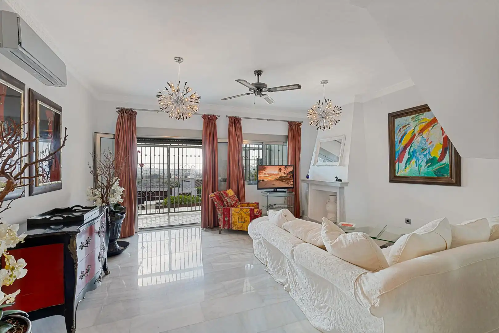 Sala d'estar de Casa adosada en venda en Mijas amb Aire condicionat, Calefacció i Terrassa