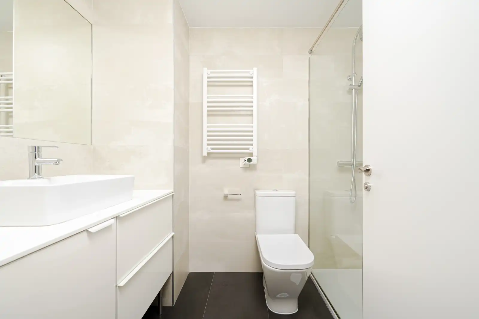 Bathroom of Study for rent in Madrid  with Storage room