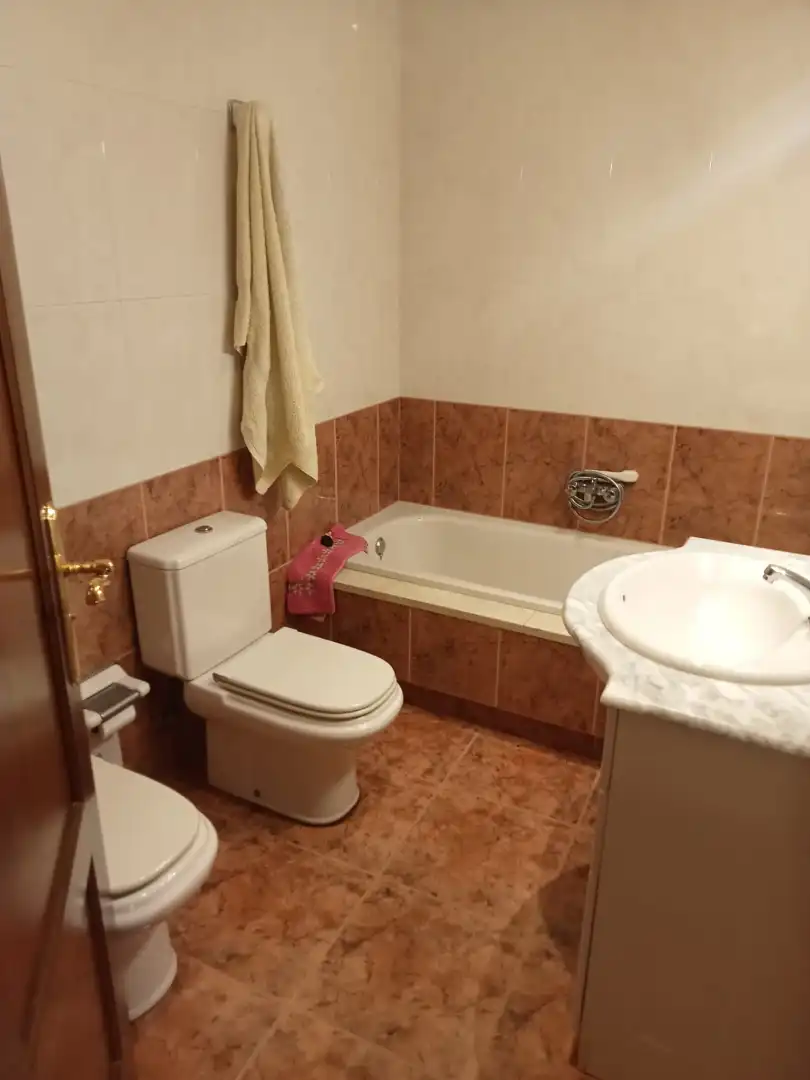 Baño de Casa o chalet en venta en Santiago de Compostela  con Calefacción, Jardín privado y Terraza