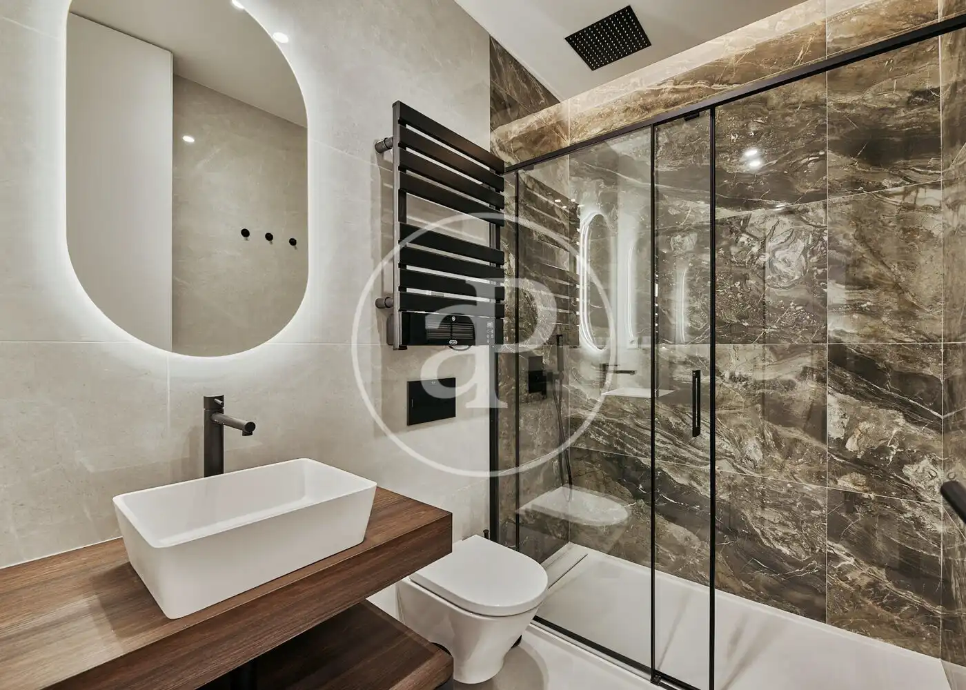 Badezimmer von Wohnung zum Verkauf in Madrid mit Klimaanlage, Heizung und Möbliert