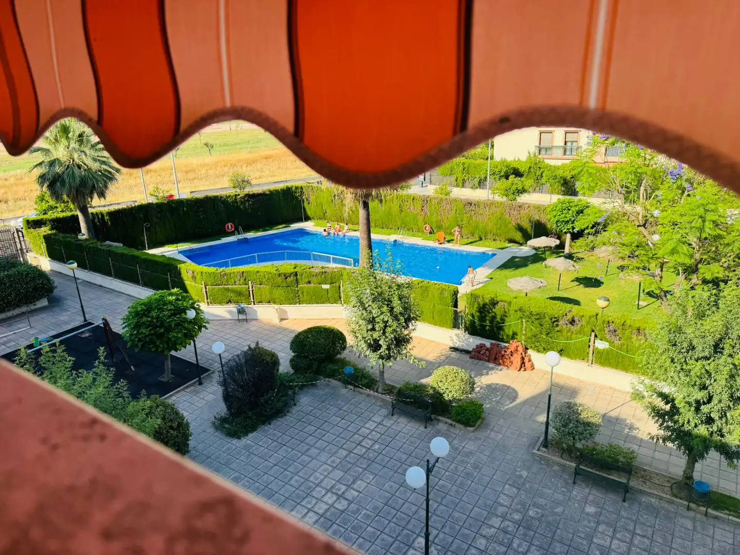 Schwimmbecken von Dachboden zum Verkauf in Córdoba mit Abstellraum, Möbliert und Gemeinschaftspool