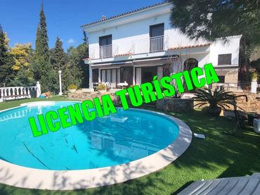 Casa amb piscina en venda a Canyelles