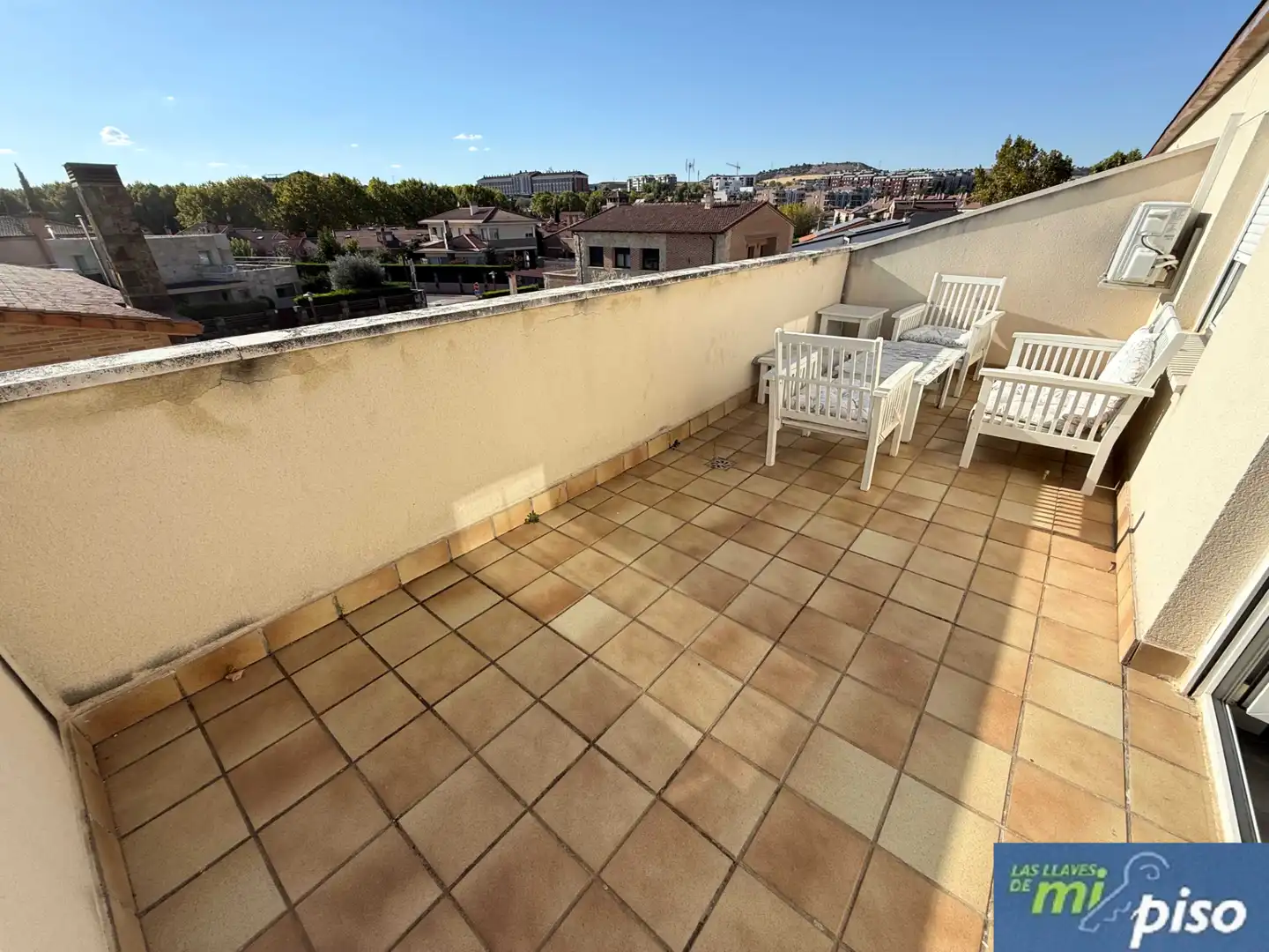 Terraza de Casa adosada en venta en Arroyo de la Encomienda con Calefacción, Jardín privado y Parquet