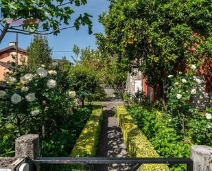 Jardí de Casa o xalet en venda en Torrelavega  amb Calefacció, Terrassa i Traster