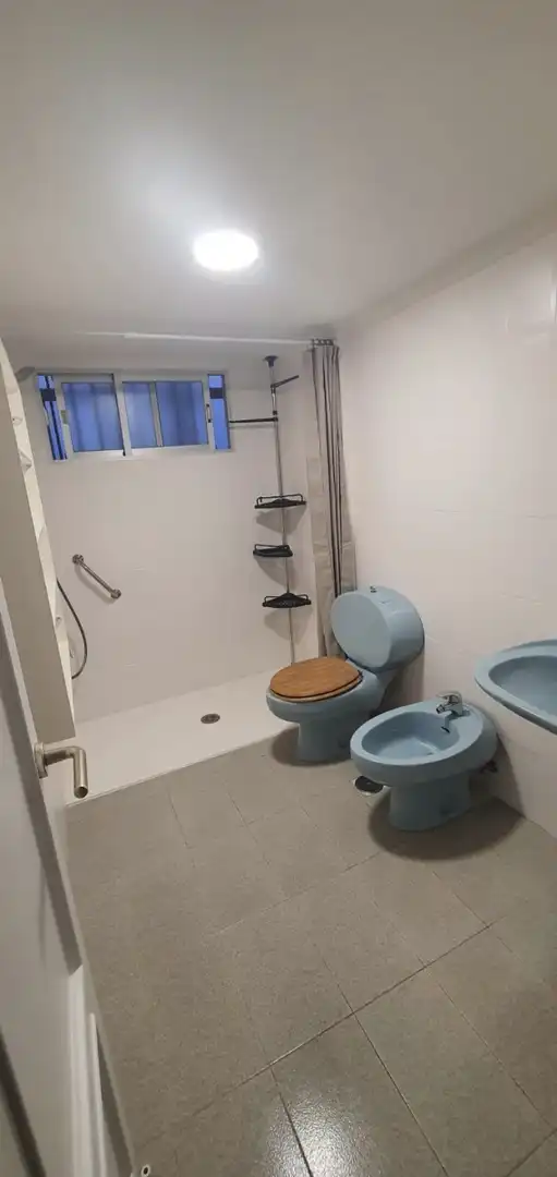 Baño de Apartamento de alquiler en La Manga del Mar Menor con Calefacción, Piscina y Amueblado