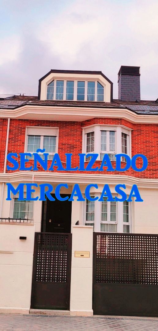 Exterior view of Single-family semi-detached for sale in Valdemoro  with Heating, Private garden and Terrace