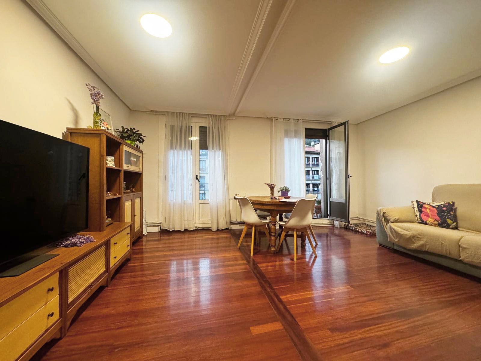 Living room of Flat for sale in Tolosa  with Heating, Oven and Washing machine