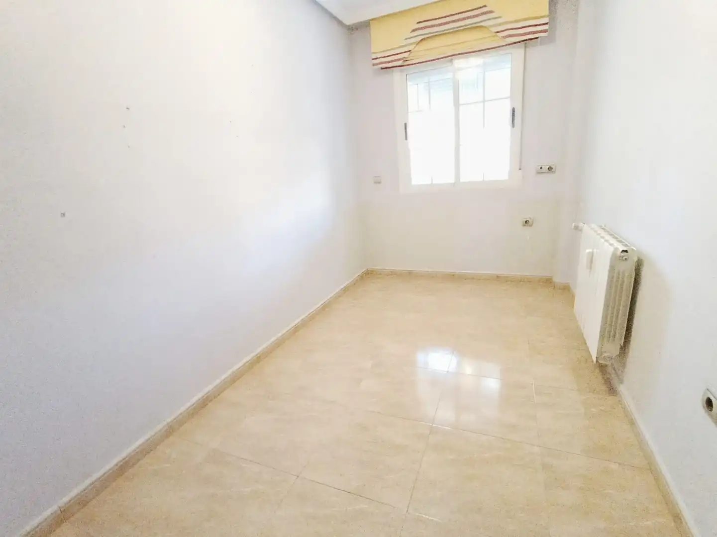 Schlafzimmer von Wohnung zum Verkauf in Cáceres