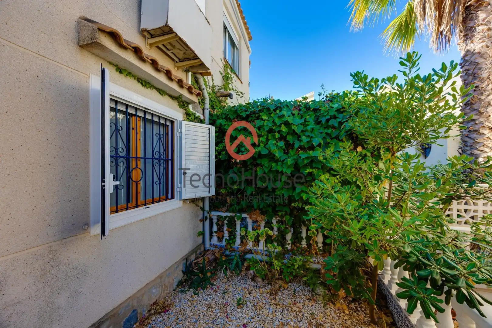 Vista exterior de Casa adosada en venta en Orihuela con Aire acondicionado, Jardín privado y Amueblado