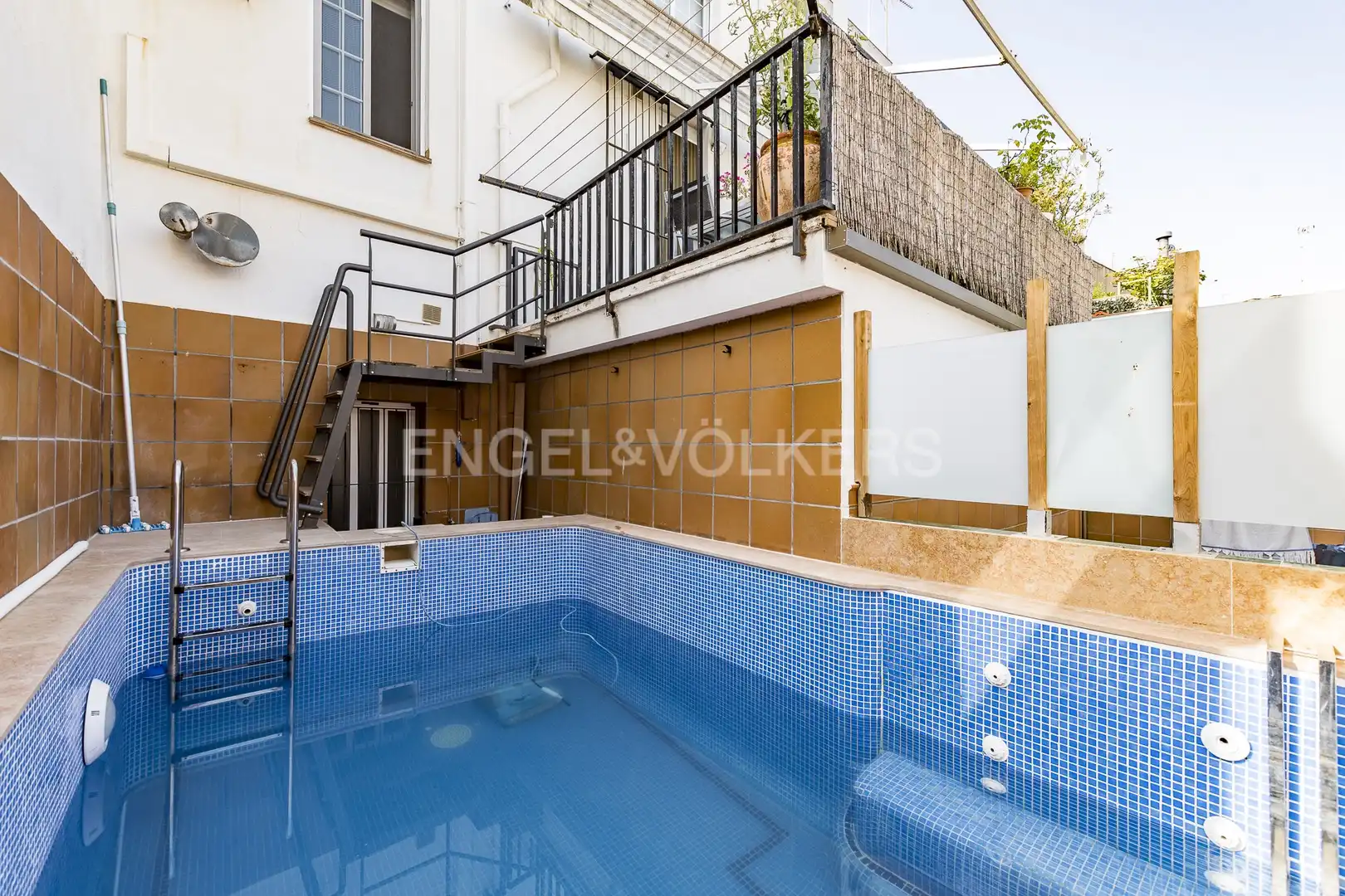 Piscina de Casa o xalet en venda en Premià de Mar amb Aire condicionat, Calefacció i Terrassa