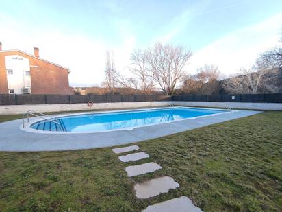 Piscina de Dúplex de lloguer en Cerdanyola del Vallès amb Aire condicionat, Calefacció i Forn