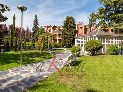 Jardí de Pis en venda en Pozuelo de Alarcón amb Aire condicionat i Terrassa