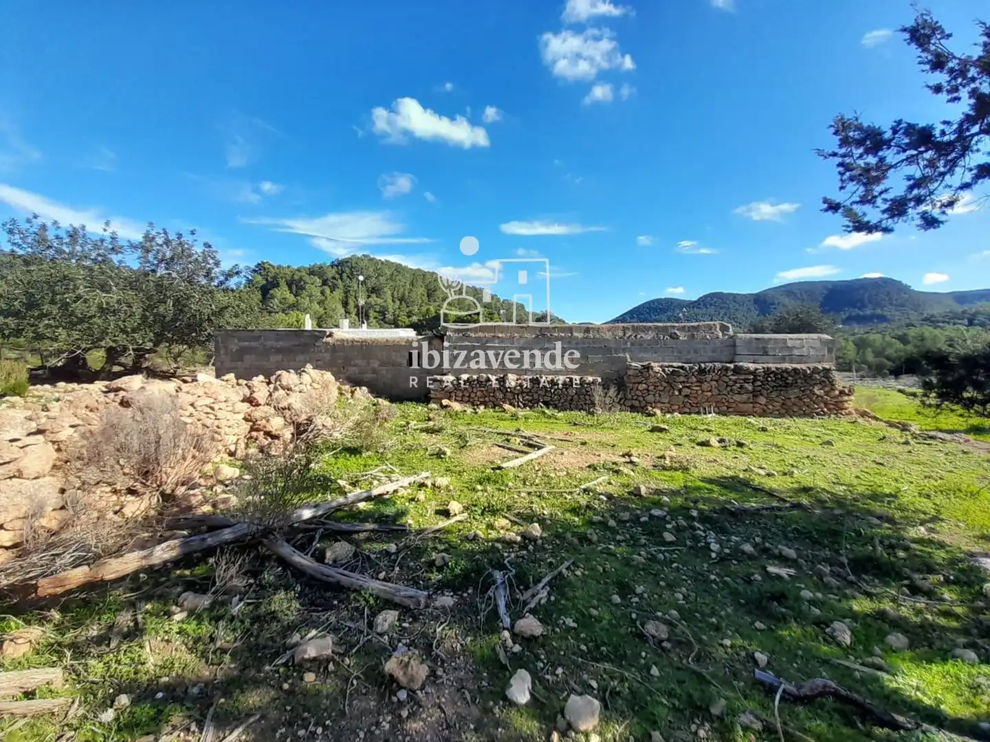 Houses for sale in Sant Joan de Labritja  with Furnished
