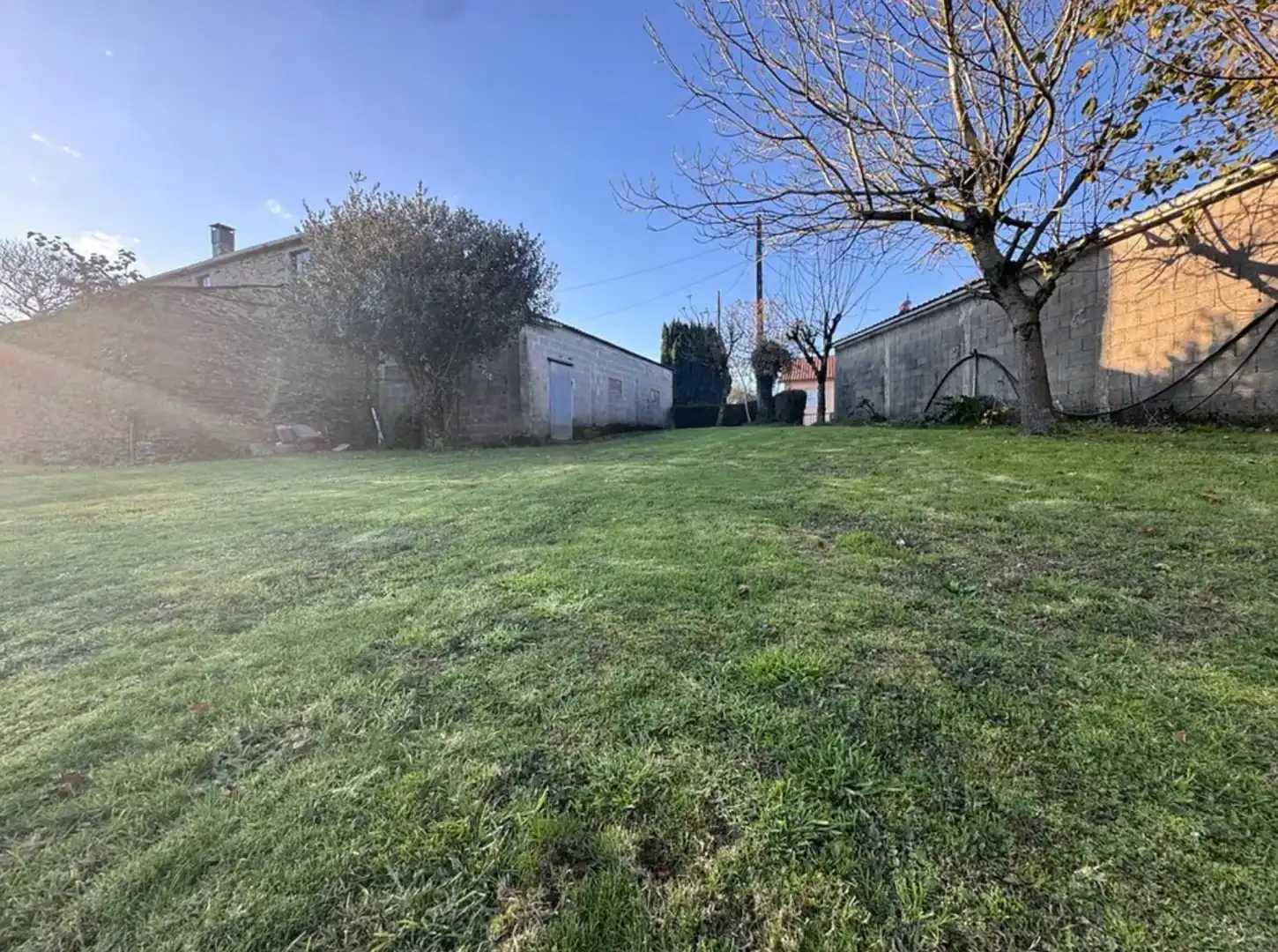 Country house zum Verkauf in Aranga mit Terrasse, Abstellraum und Möbliert