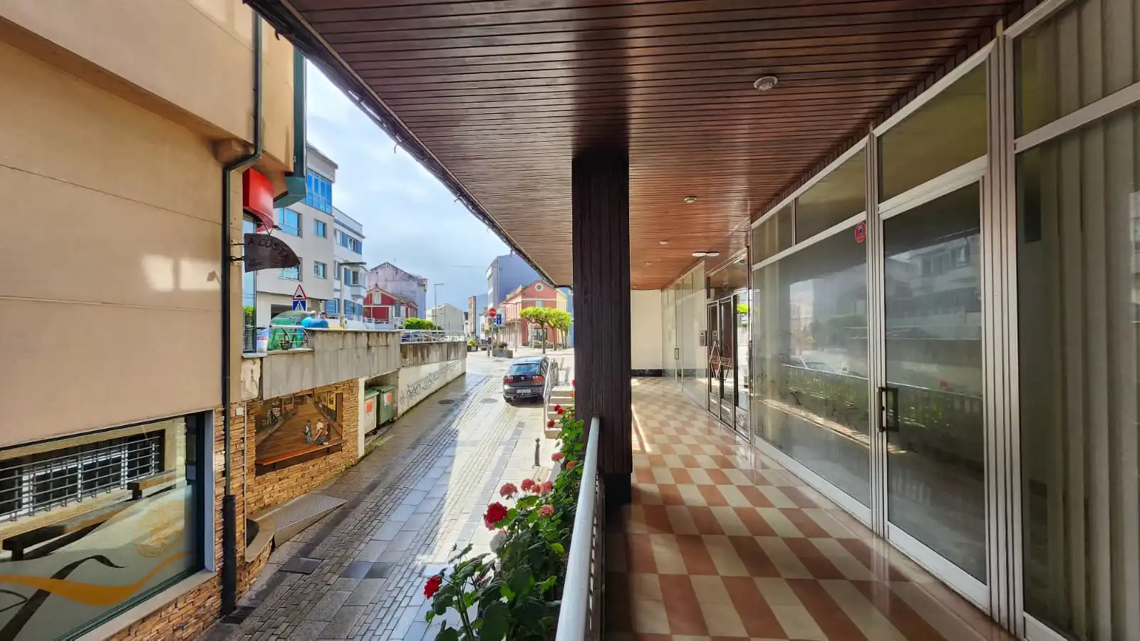 Commercial properties for rent in Miño