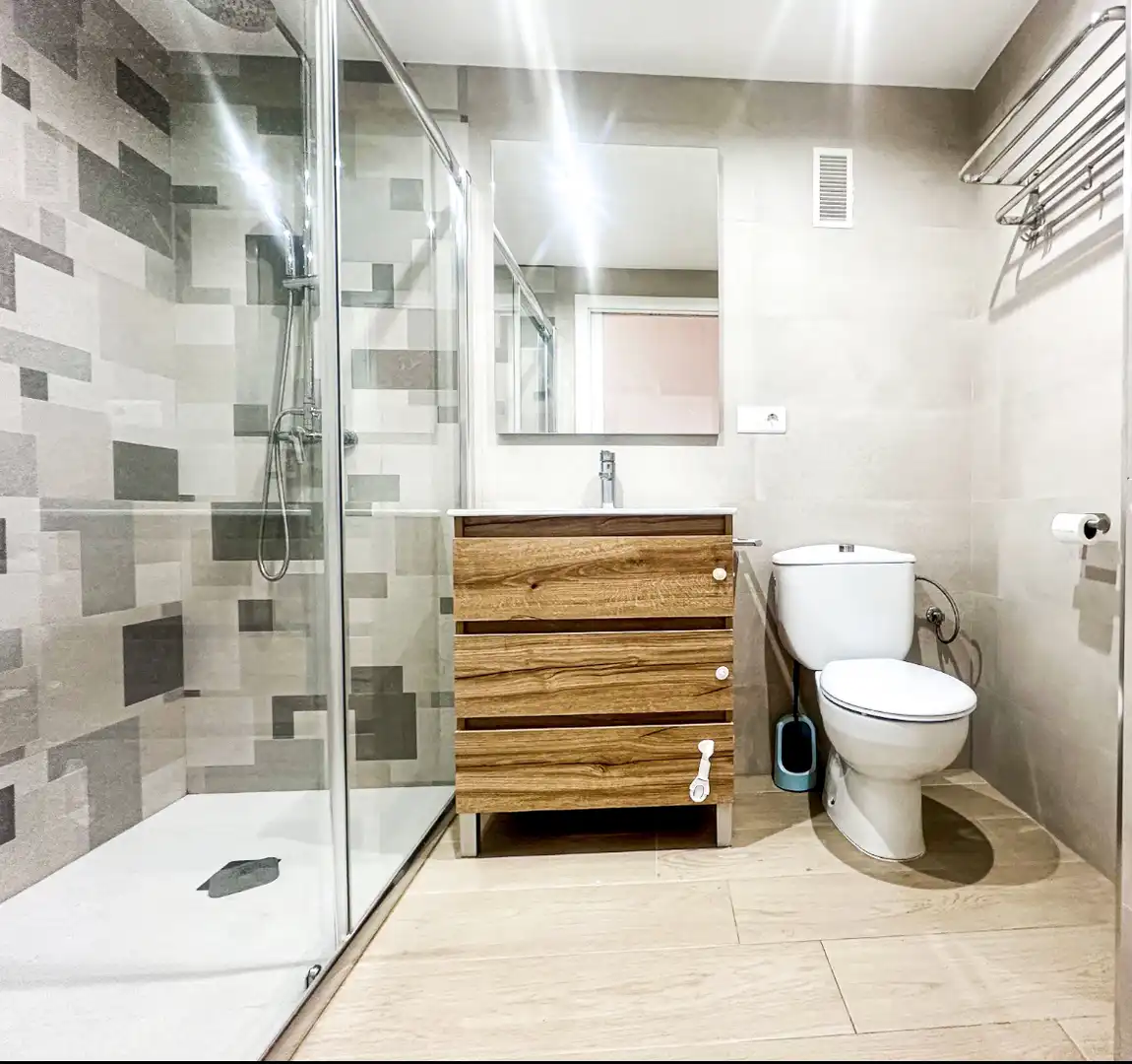Badezimmer von Wohnung zum Verkauf in Castellón de la Plana / Castelló de la Plana mit Klimaanlage, Abstellraum und Balkon