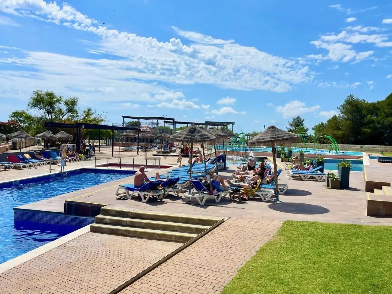 Piscina de Piso en venta en El Perelló, Tarragona