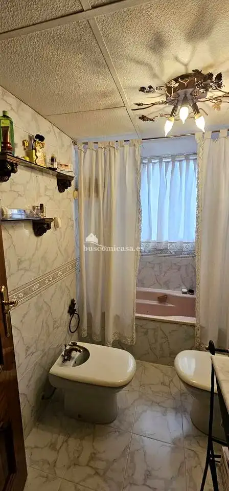 Bany de Pis en venda en Jaén amb Aire condicionat, Calefacció i Parquet