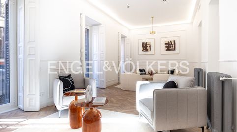 Foto 4 de Piso en venta en Calle de Los Caños del Peral, Palacio, Madrid Capital
