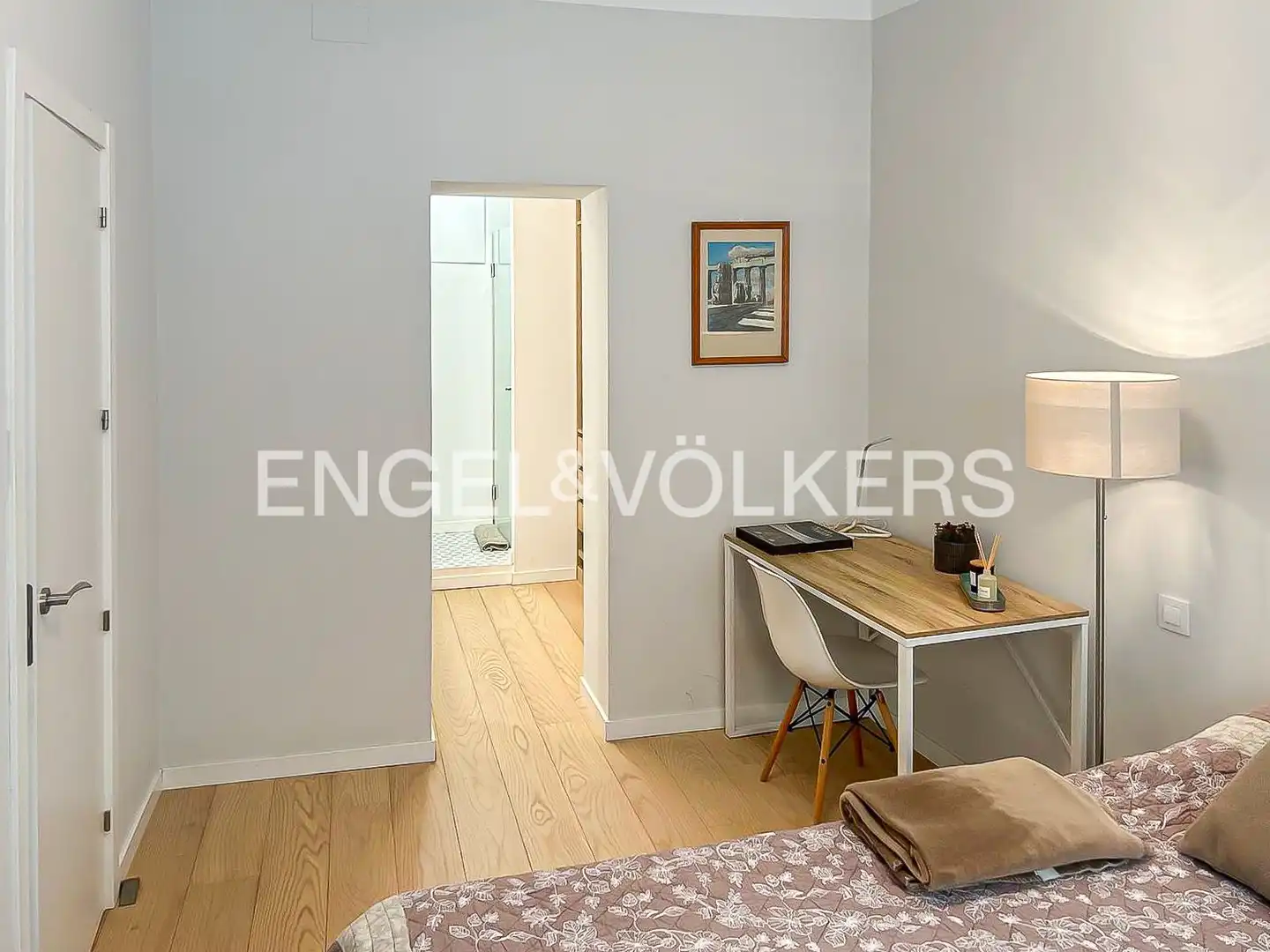 Flat for rent in Madrid  with Air Conditioner, Heating and Furnished