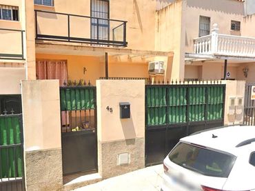 House for sale in Calle Serrezuela
