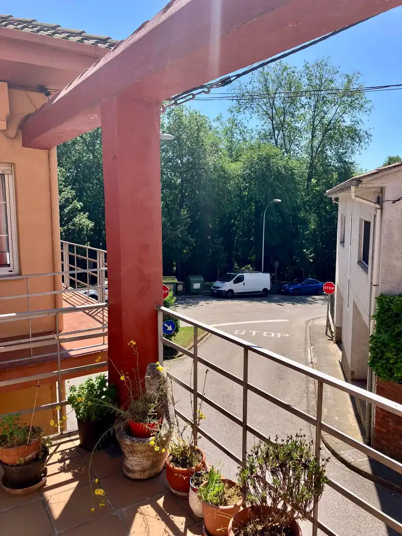 Aparcament de Casa o xalet en venda en Olot amb Calefacció, Terrassa i Balcó