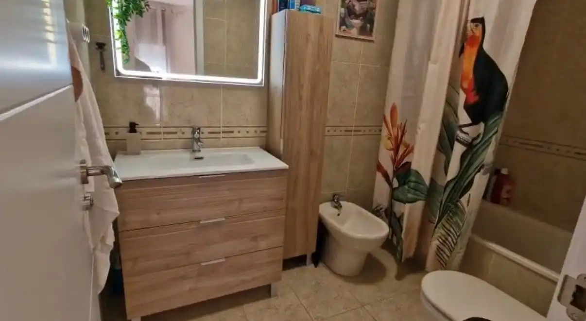 Baño de Casa adosada de alquiler en Bellreguard con Aire acondicionado, Amueblado y Horno