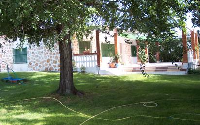 Exterior view of House or chalet for sale in Alcázar de San Juan  with Private garden, Swimming Pool and Alarm