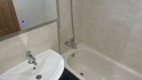 Bathroom of Flat to rent in Pinto  with Air Conditioner, Heating and Parquet flooring