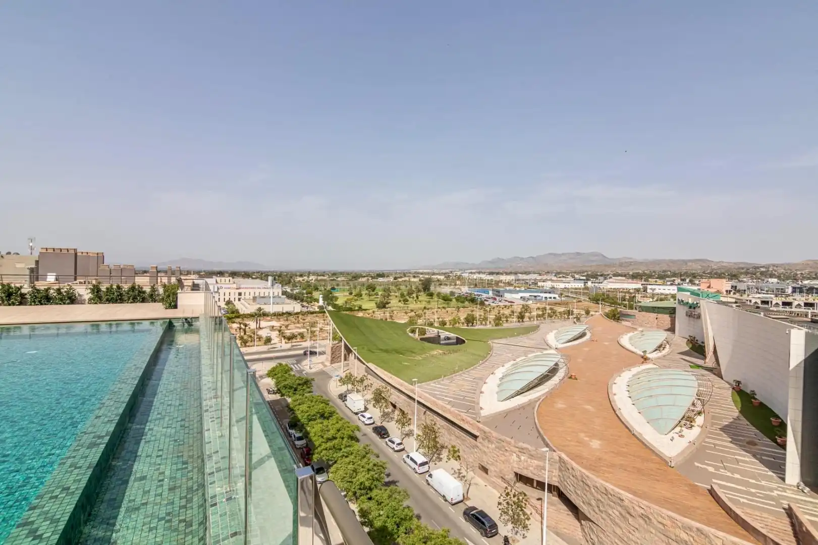 Vista exterior de Àtic en venda en Elche / Elx amb Aire condicionat, Terrassa i Traster