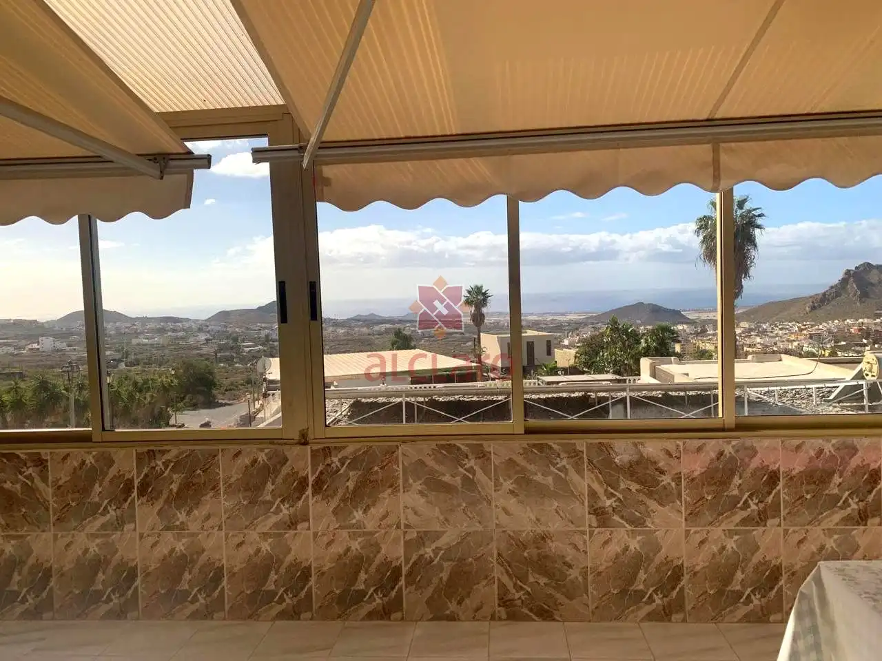 Vista exterior de Casa o chalet en venta en Arona con Jardín privado, Terraza y Piscina