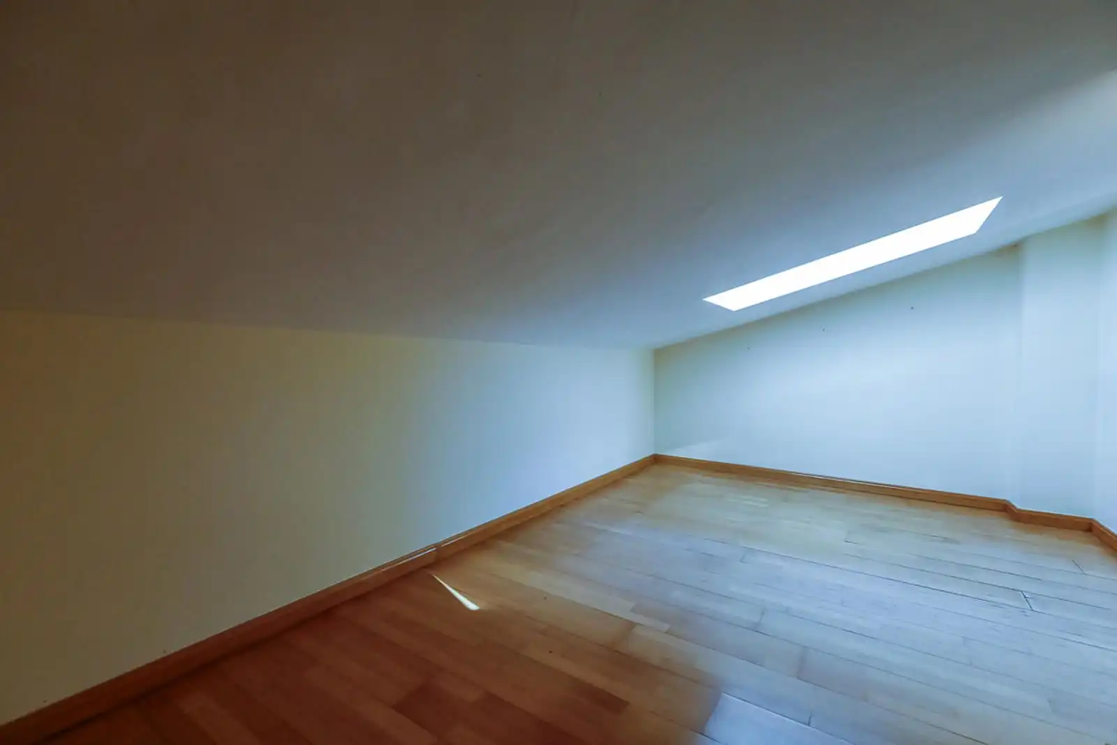 Maisonette zum Verkauf in Sabadell mit Klimaanlage, Heizung und Parkett