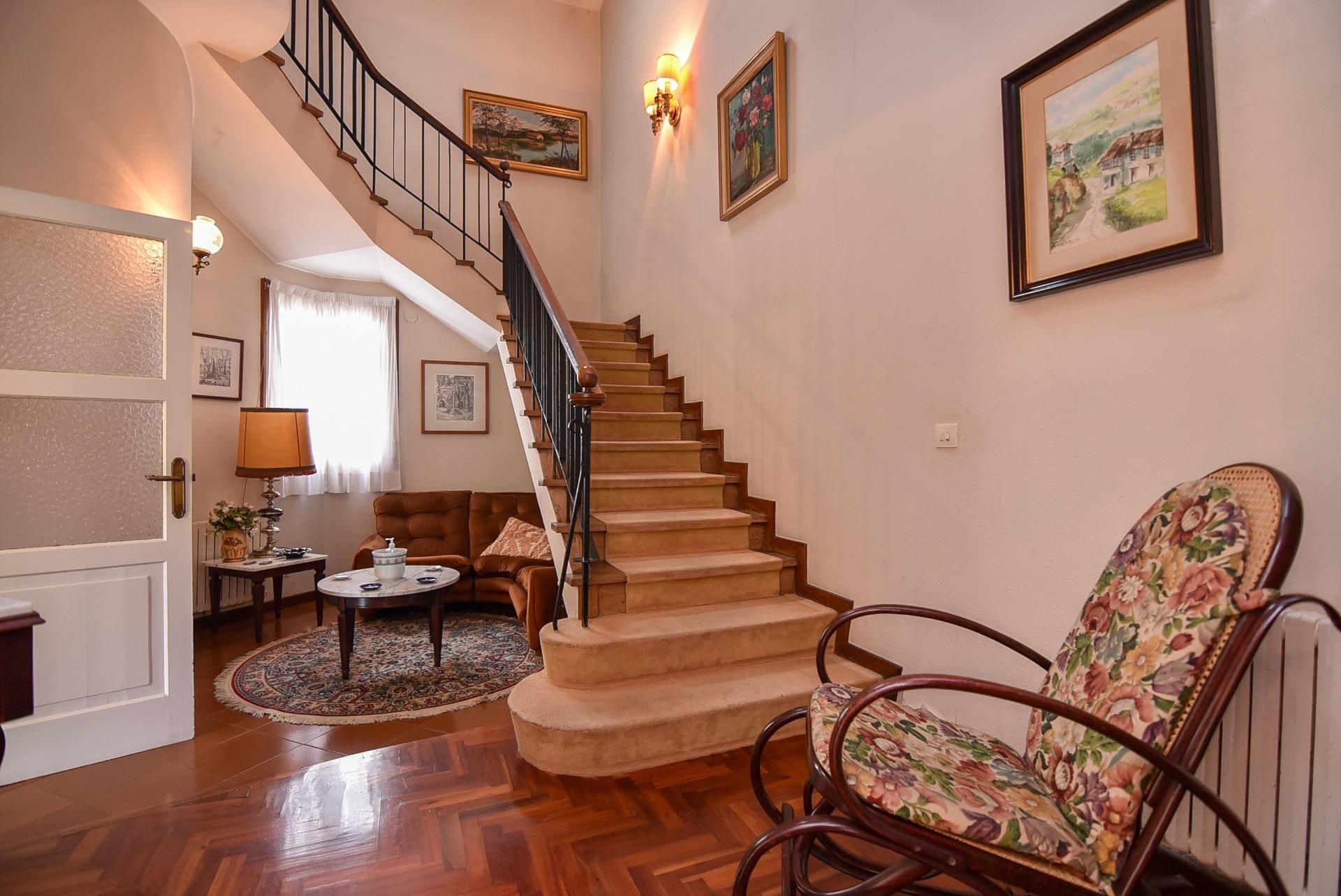 Casa o xalet en venda en A Coruña Capital  amb Calefacció, Jardí privat i Parquet