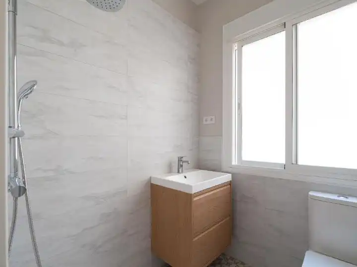 Baño de Piso en venta en  Madrid Capital con Aire acondicionado