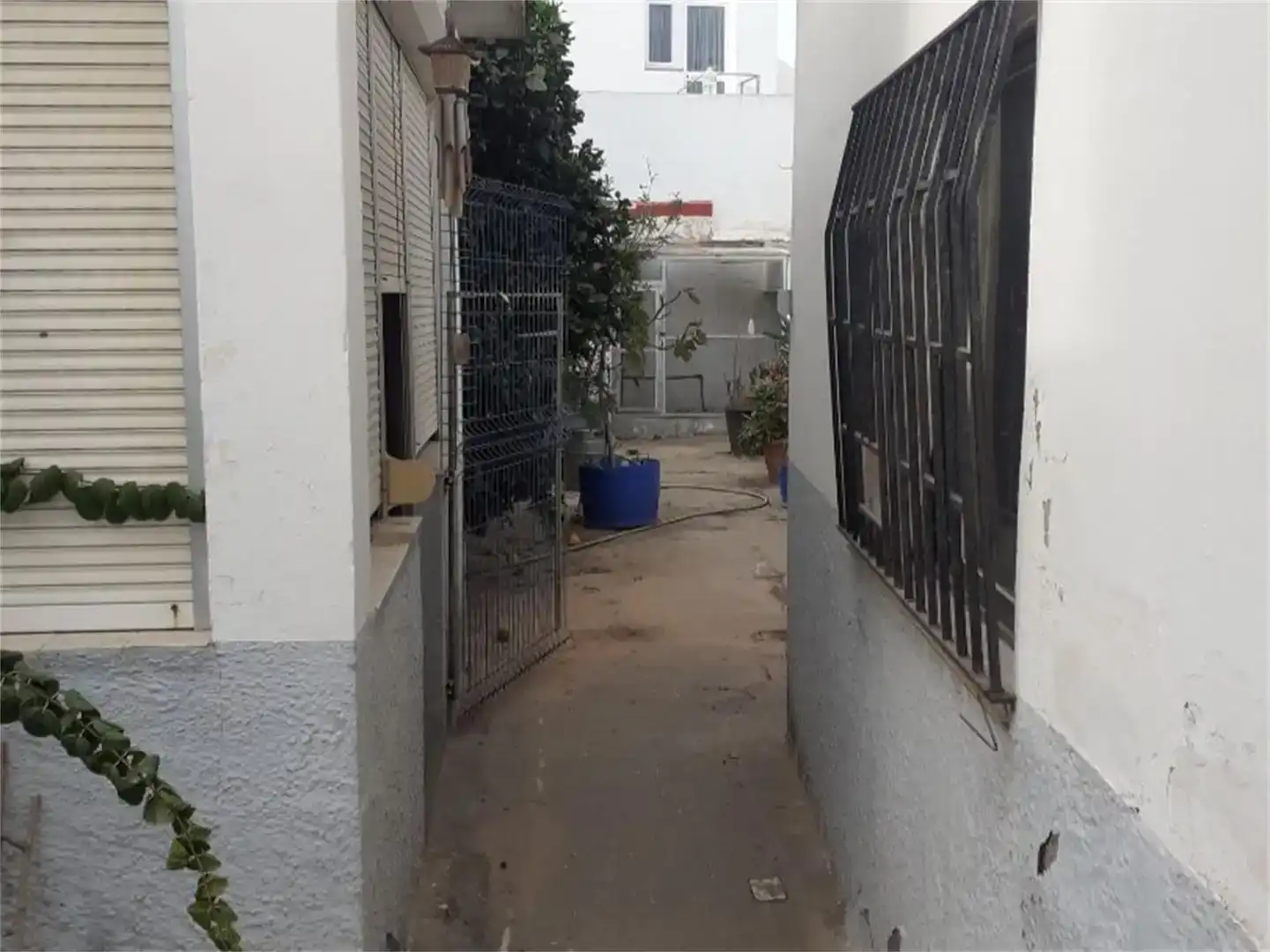Vista exterior de Planta baja en venta en La Línea de la Concepción