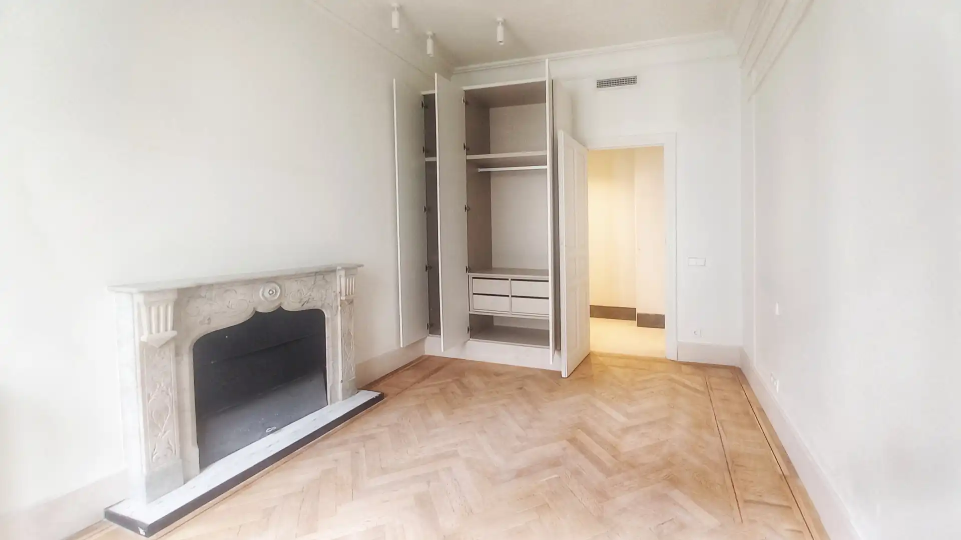 Schlafzimmer von Wohnung zur Miete in Madrid mit Klimaanlage, Heizung und Parkett