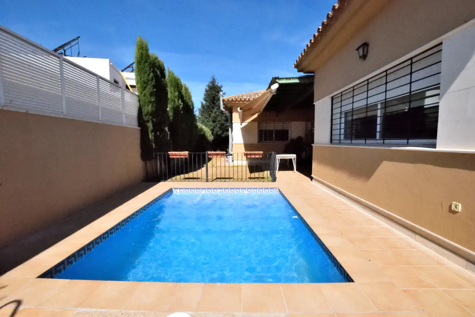 Chalet con piscina en venta en Calle Sierra de Libar, imagen 4