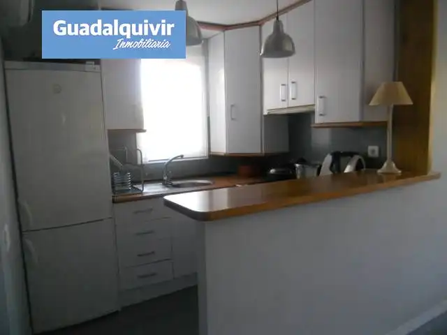 Cocina de Piso de alquiler en Rota con Aire acondicionado, Jardín privado y Terraza