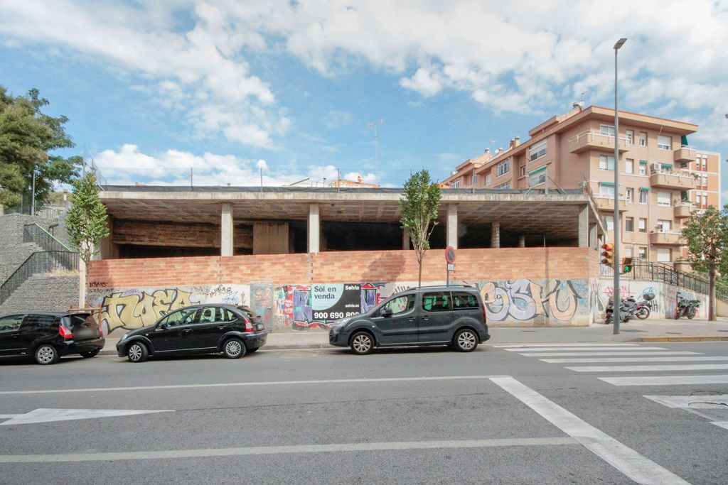 Exterior view of Building for sale in Sabadell