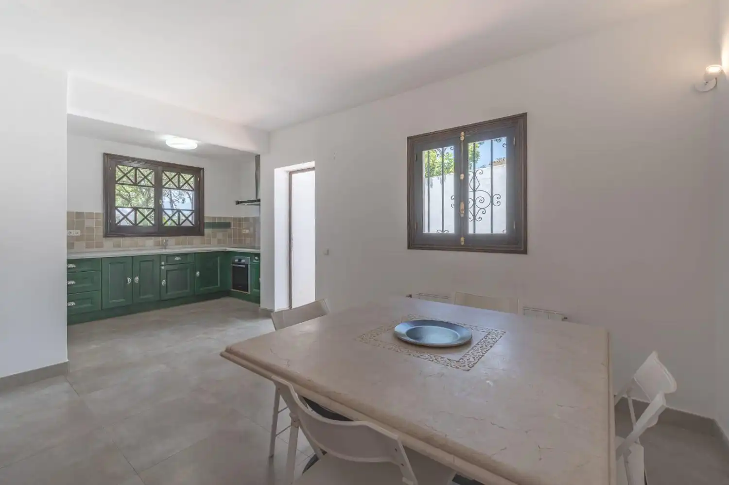Cuina de Casa o xalet de lloguer en Marbella amb Aire condicionat